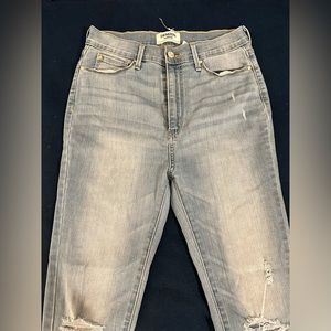 Denizen Levi size 9 jeans